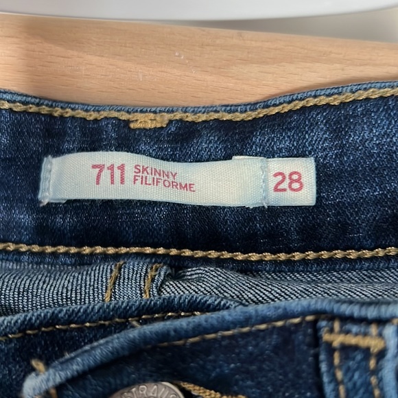 Levis - Picture 2 of 3